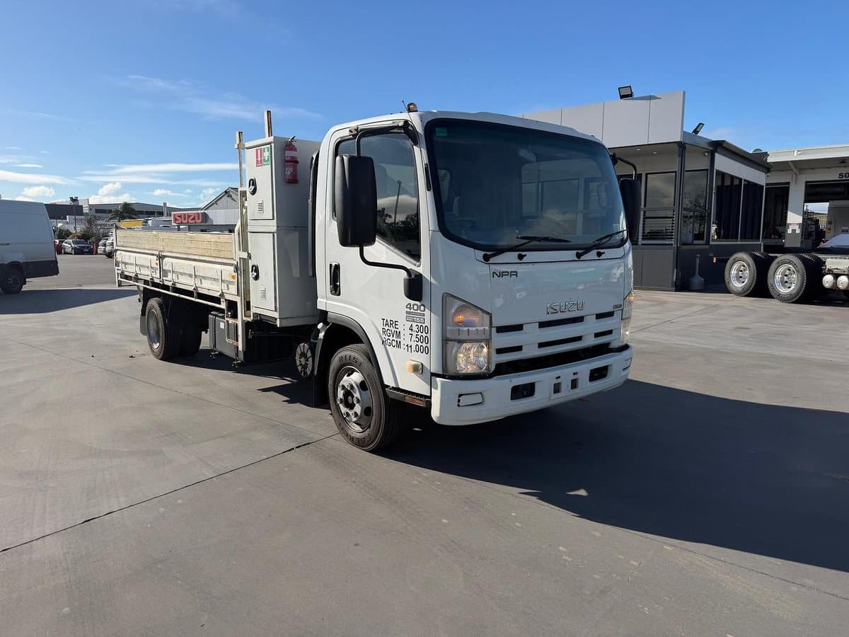 2008 Isuzu N Series NPR 400