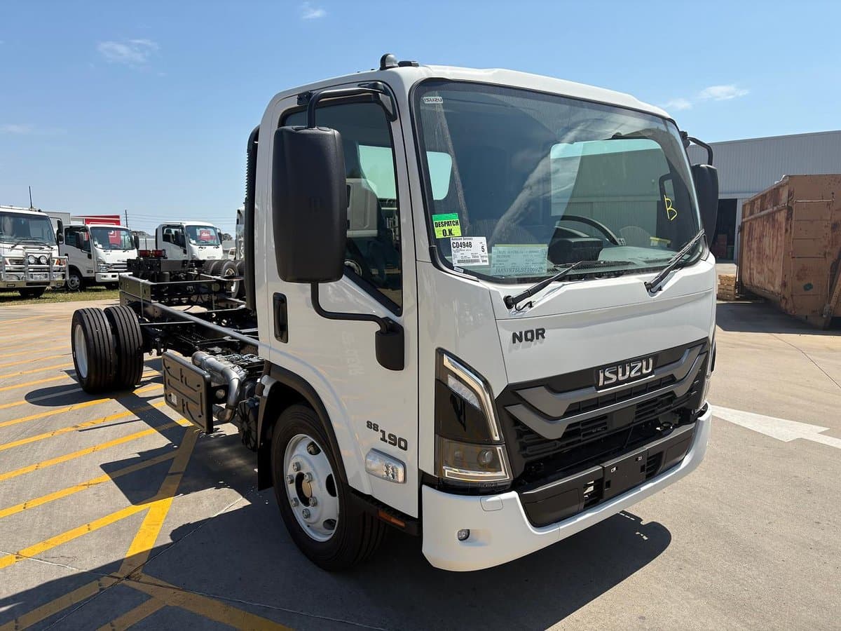2026 Isuzu N Series NQR 88/80-190 MT D42