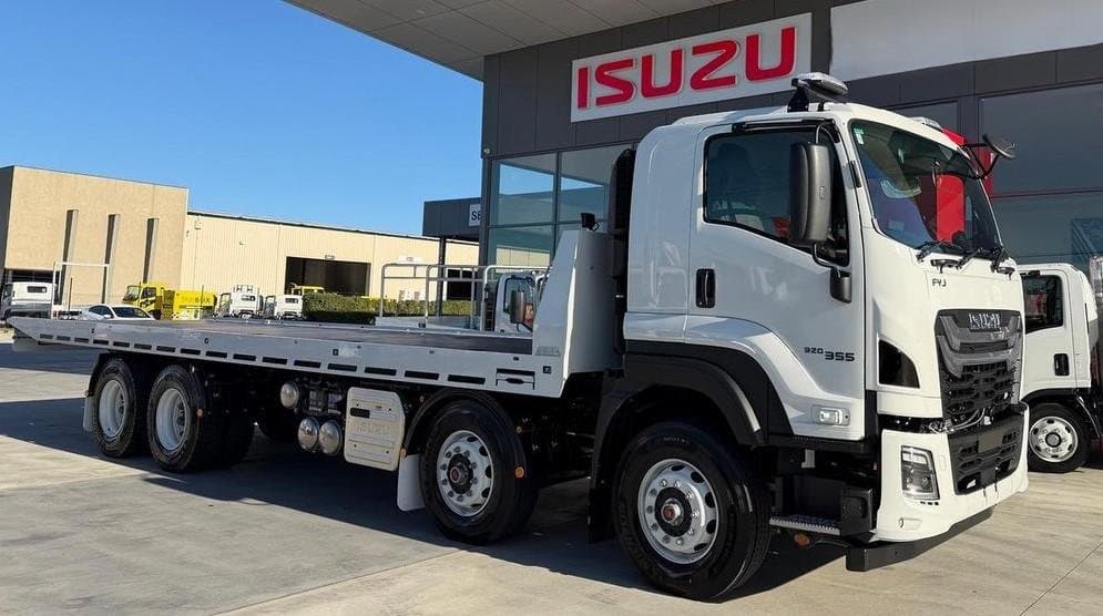2026 Isuzu F Series FYJ 320-355 AT R67