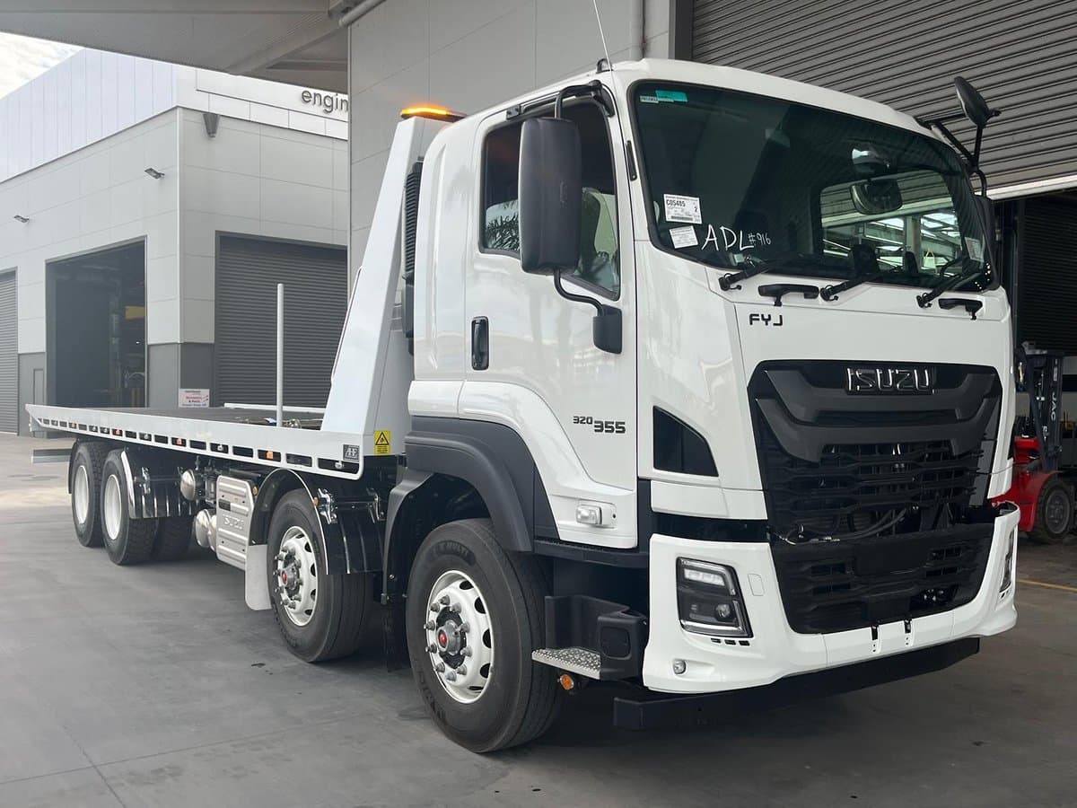 2025 Isuzu F Series FYJ 320-355 AT R67