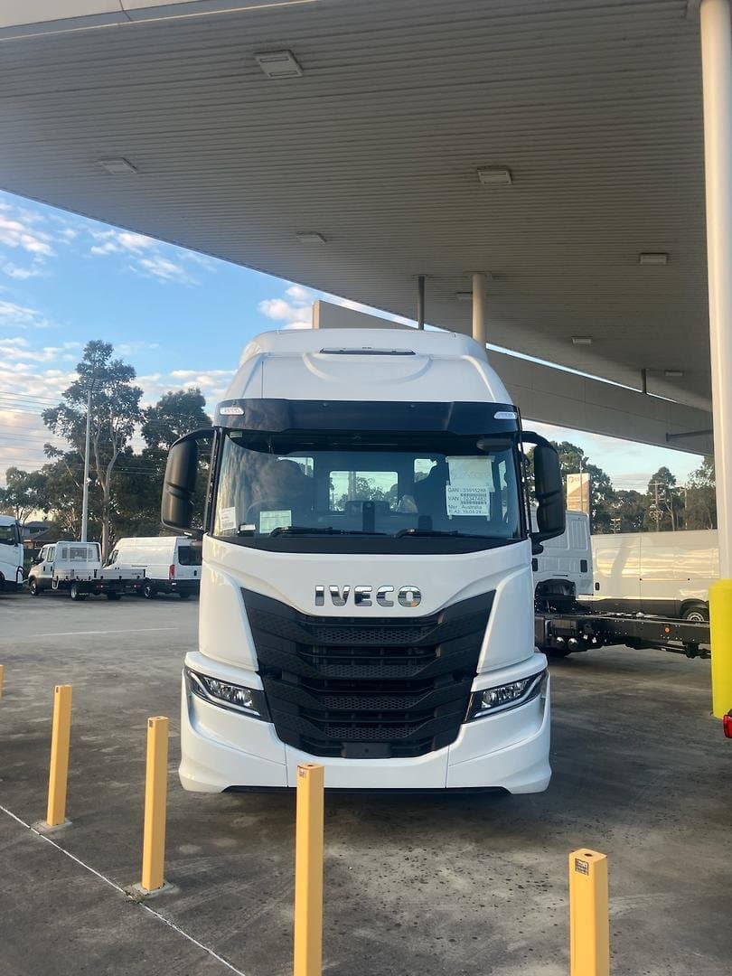 2025 Iveco S-Way AT600
