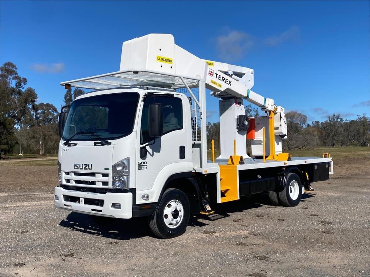 2011 Isuzu F Series FRR 500