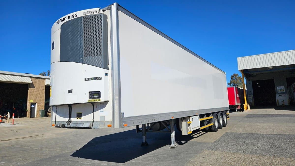 2015 Maxitrans 22P Freezer Van