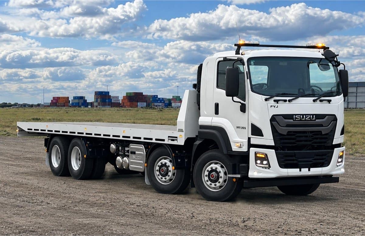 2026 Isuzu F Series FYJ 320-355 AT R67