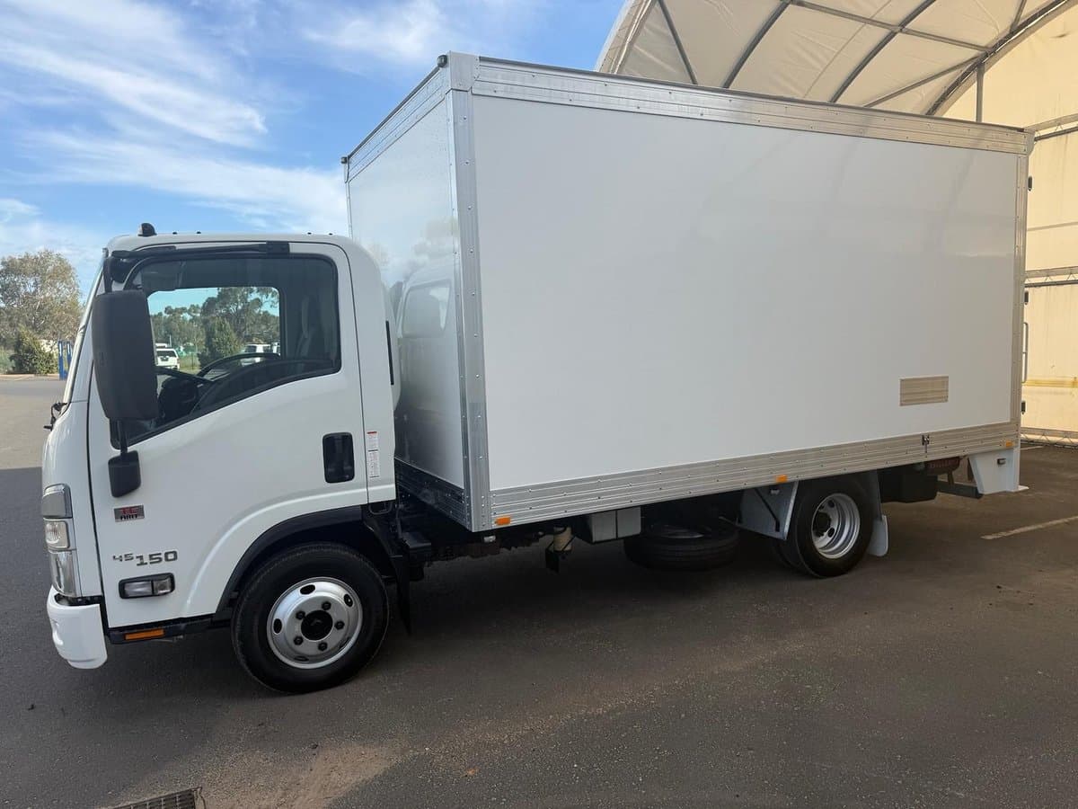 2022 Isuzu N Series NNR 45-150