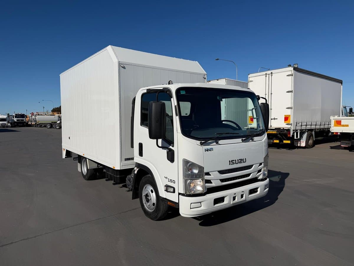 2016 Isuzu N Series NNR 45-150