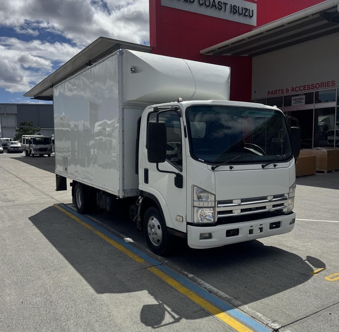2010 Isuzu N Series NPR 200/275 Premium