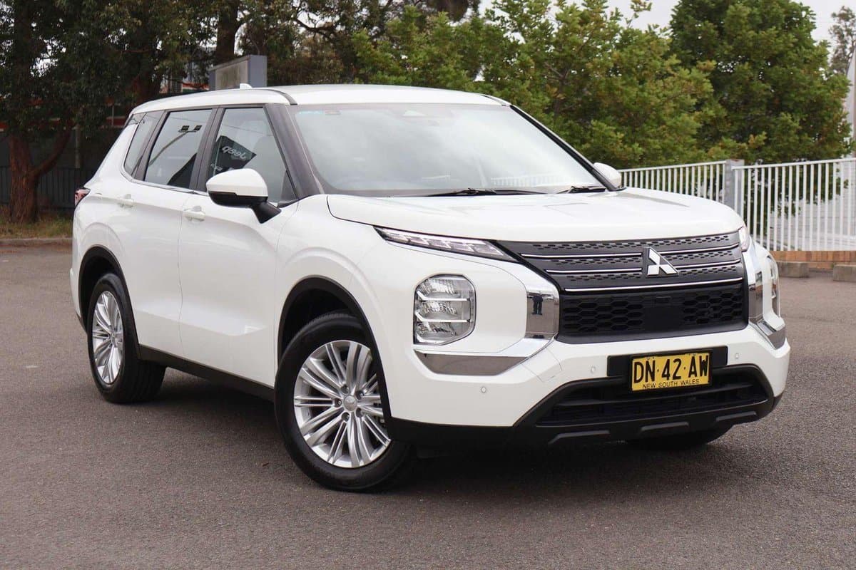 2024 Mitsubishi Outlander ES ZM MY24