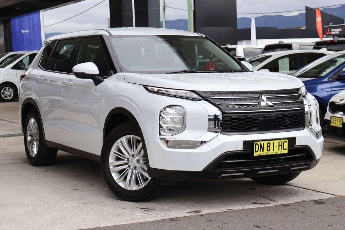 2024 Mitsubishi Outlander ES ZM MY24
