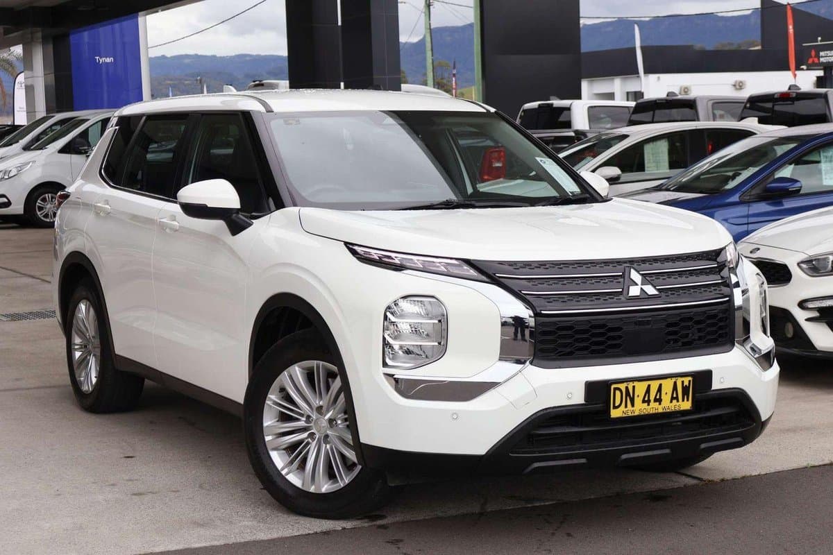 2025 Mitsubishi Outlander ES ZM MY24
