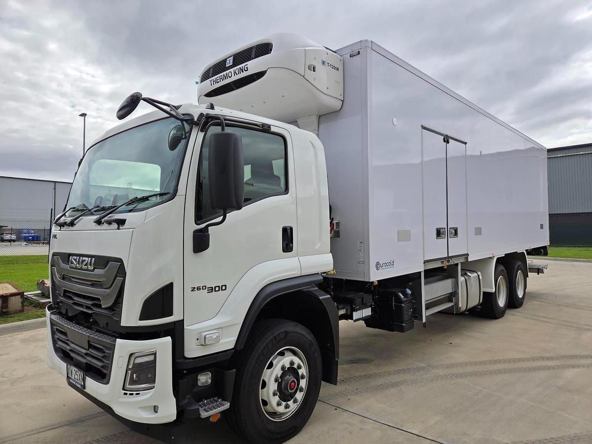 2025 Isuzu Fvl 240-300 14 Pallet Freezer And Lift