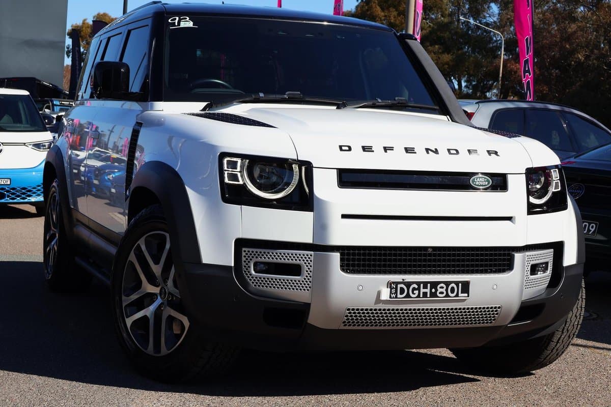2022 Land Rover Defender 110 D300 SE L663 MY23 AWD