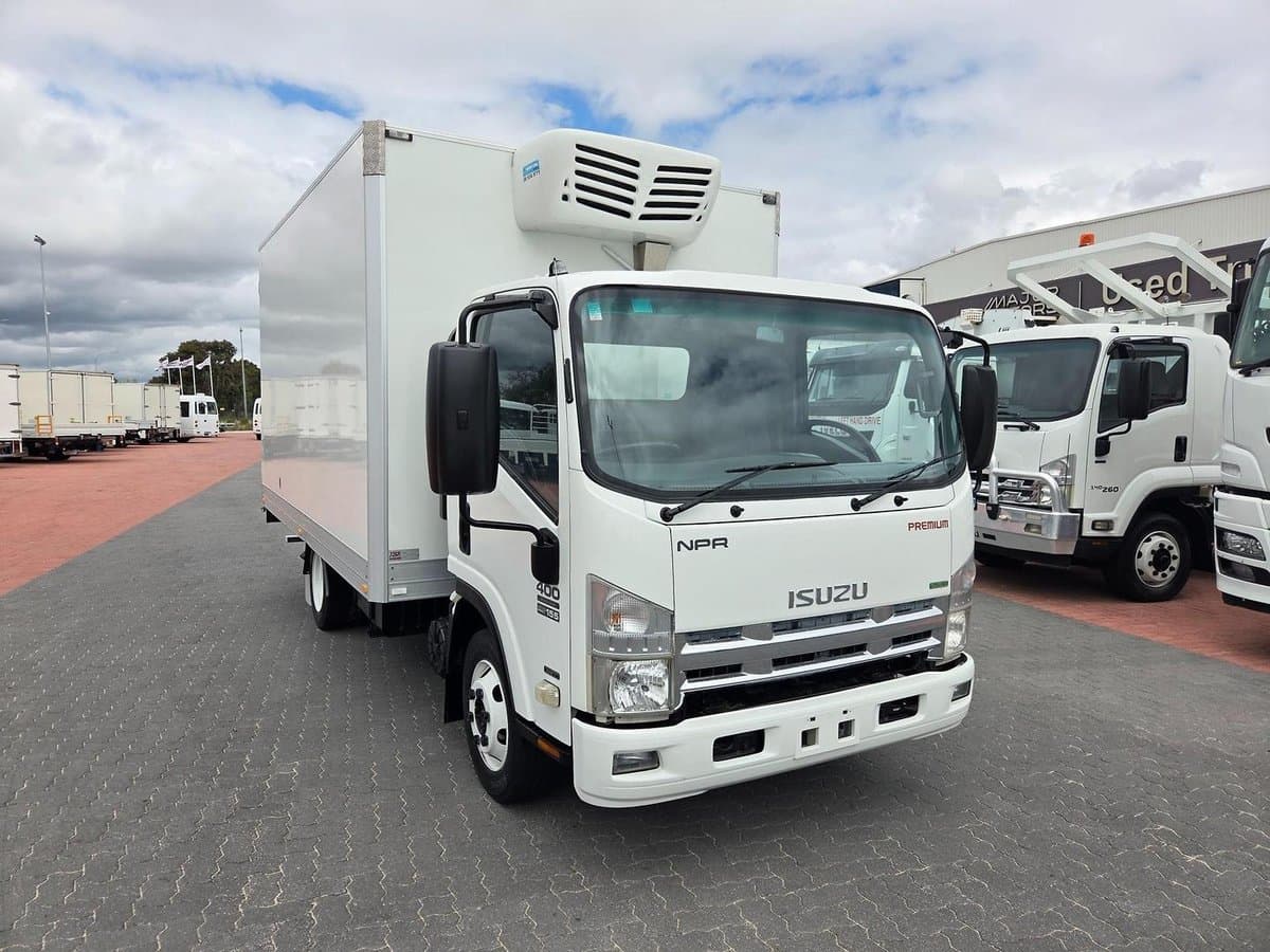 2011 Isuzu Npr400 Auto 6 Pallet Minus 18 Freezer