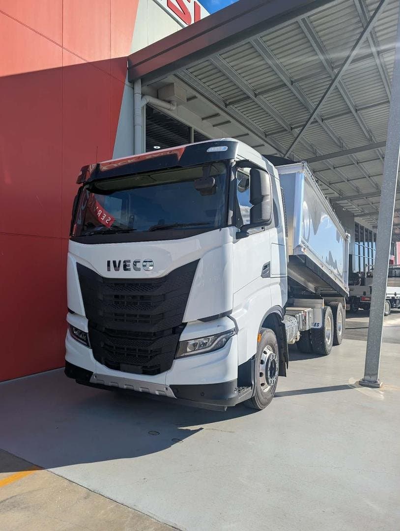 2025 Iveco S-Way AS230