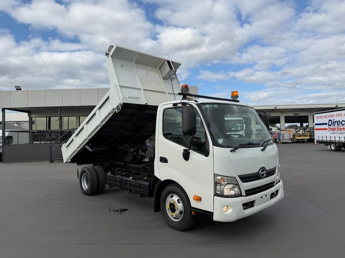2015 Hino 300 Series 717 Medium