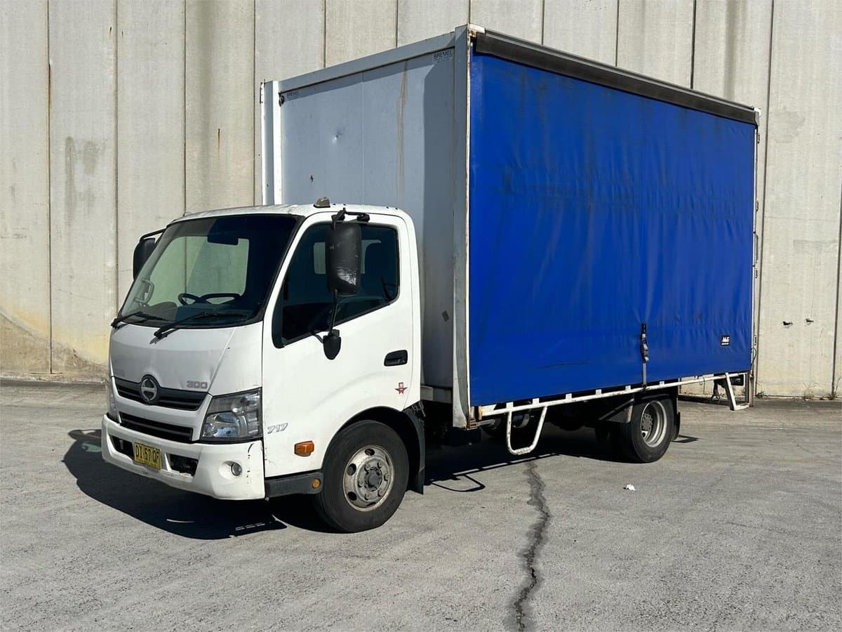 2016 Hino 300 717