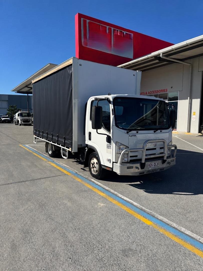 2012 Isuzu N Series NPR 200/275