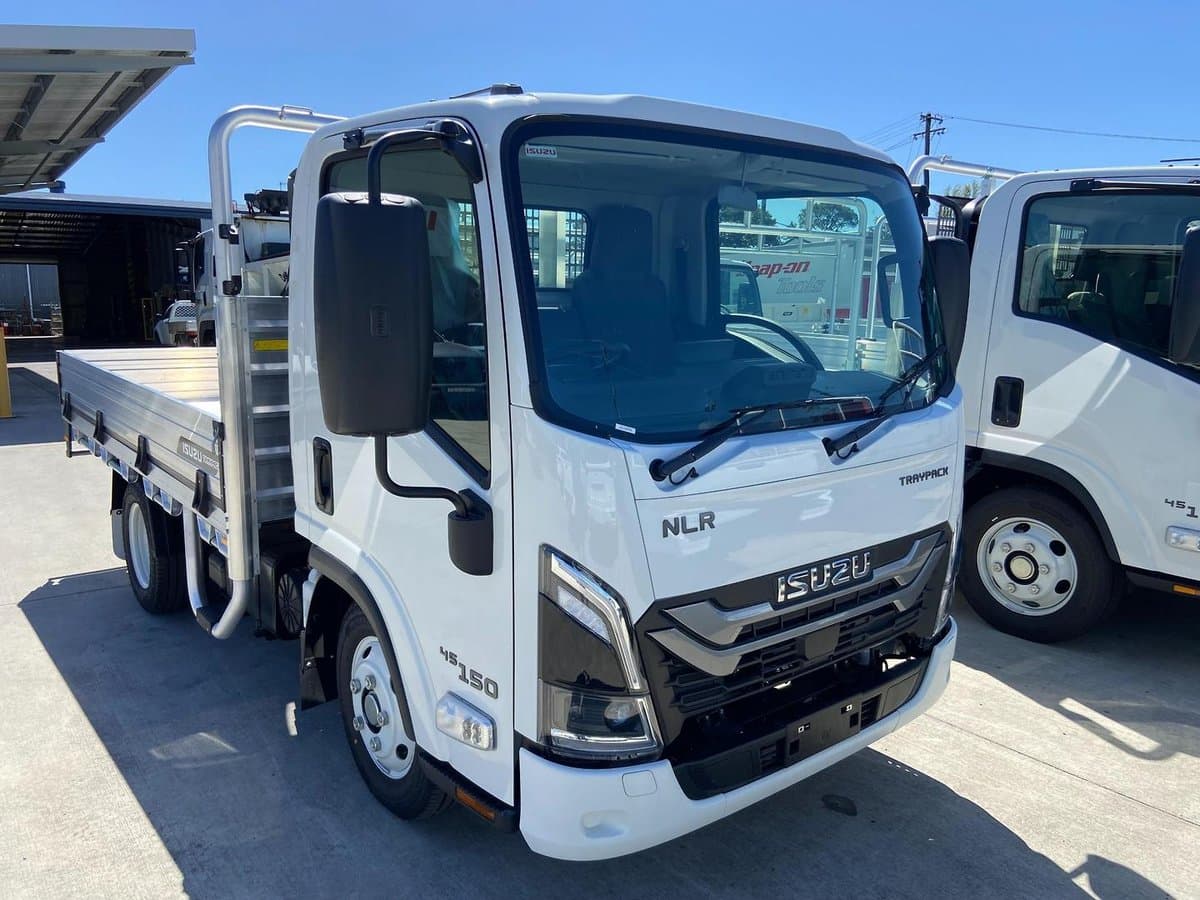 2026 Isuzu Nlr