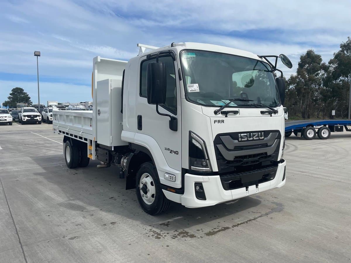2025 Isuzu F Series FRR 110-240 AM R44