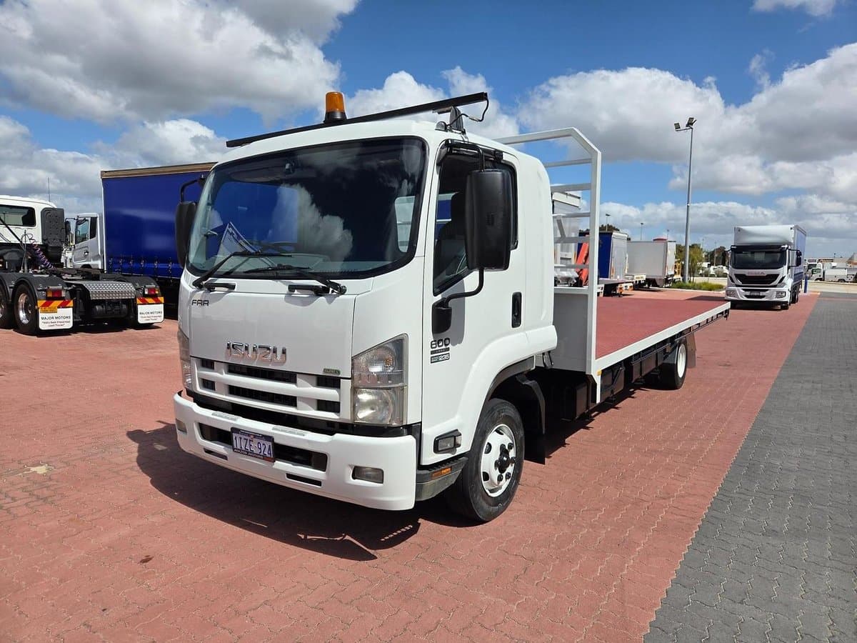 2014 Isuzu Frr600 6 Ton Tray