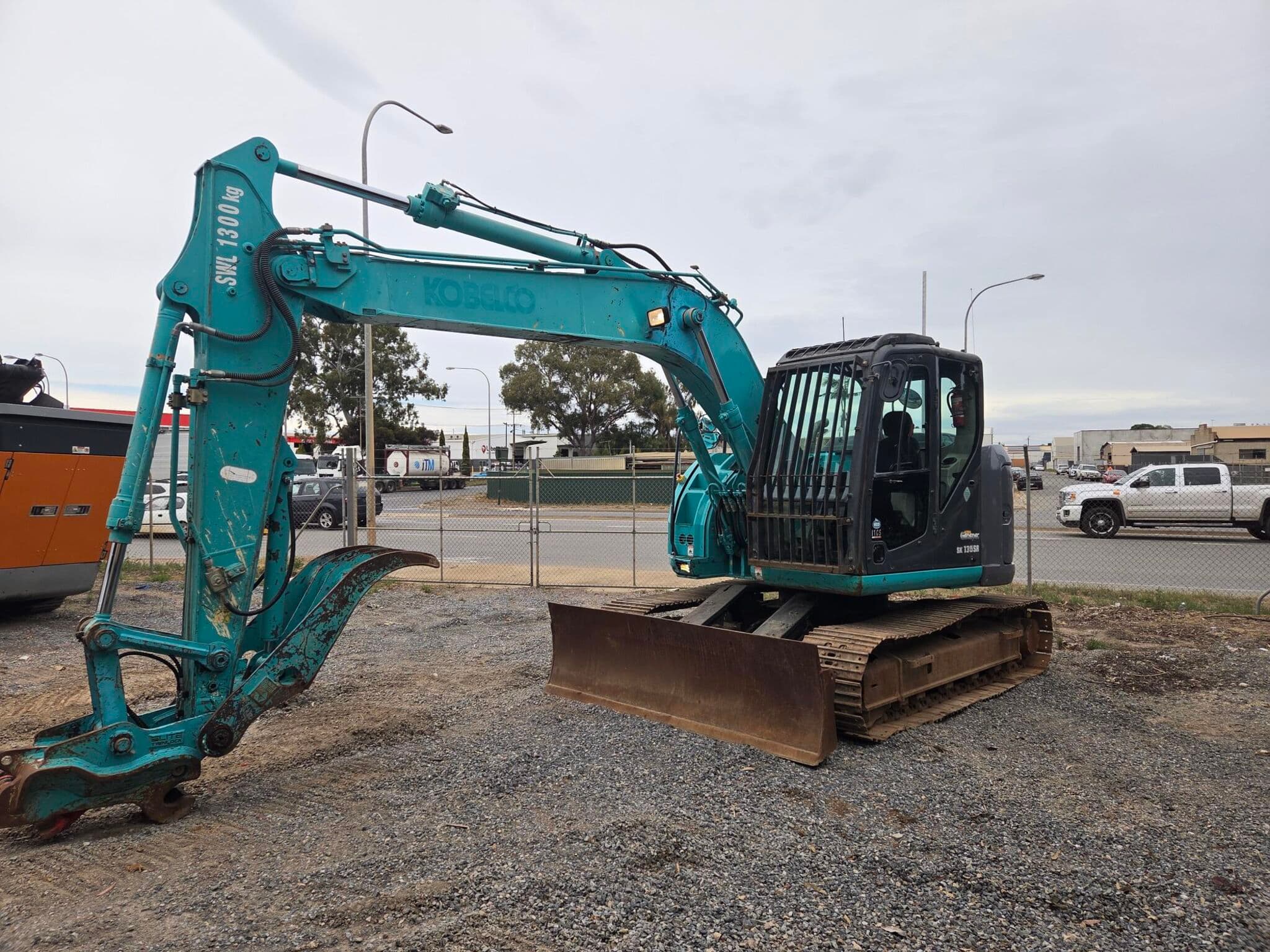 Kobelco SK135SR-2