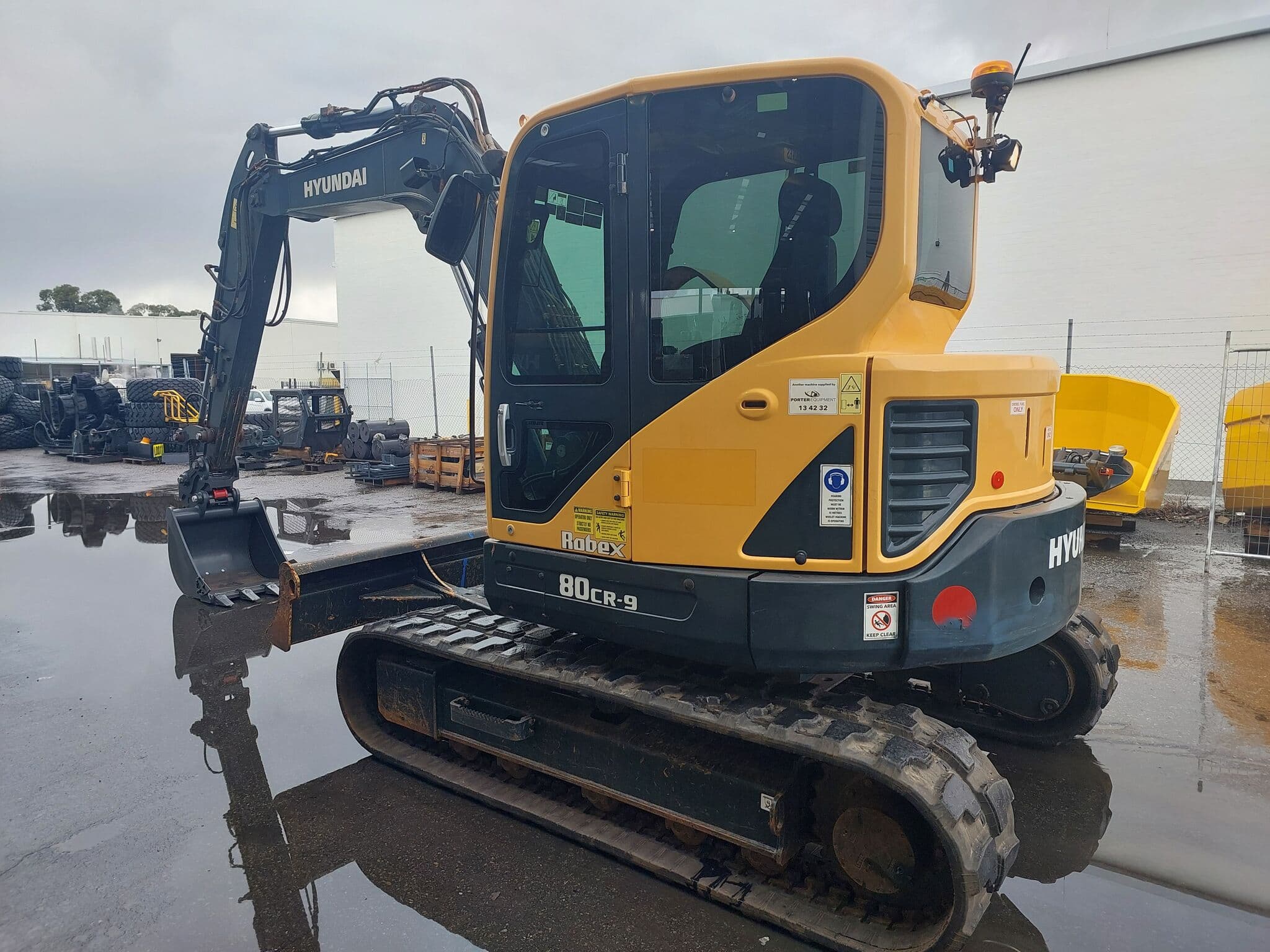 Hyundai R 80CR-9