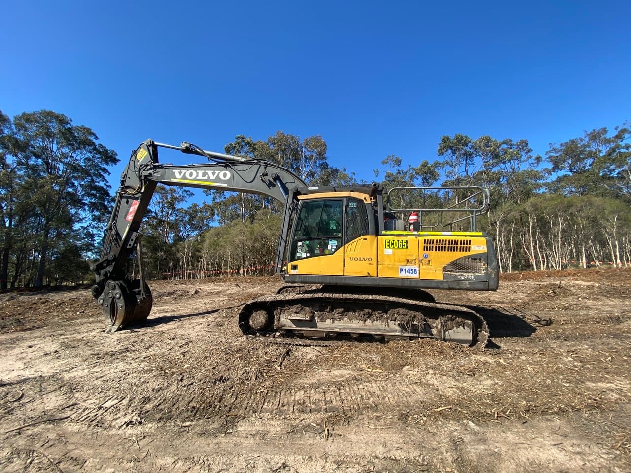 Volvo EC240CL excavator