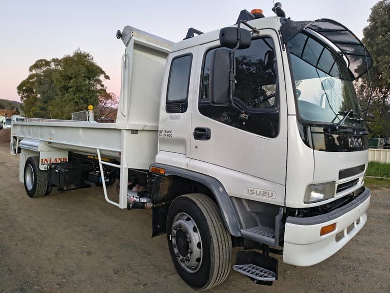 2004 ISUZU F SERIES
