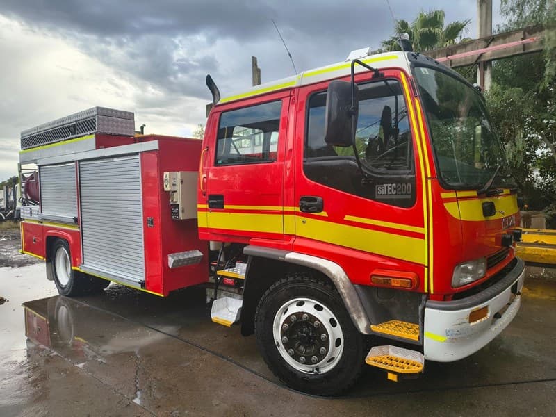 2000 ISUZU F SERIES