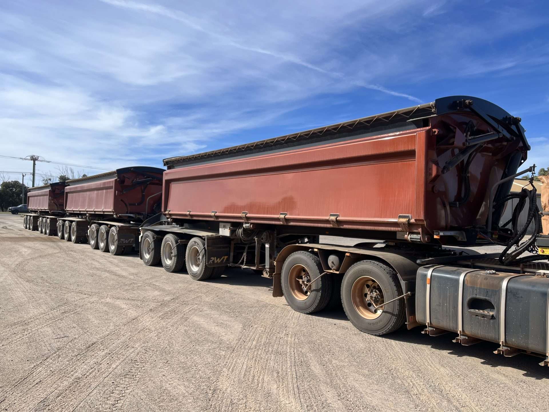 2025 Roadwest 42m Triple Sidetippers