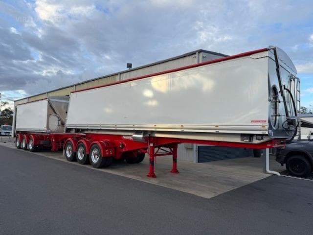 33' X 22' JACKIE SET