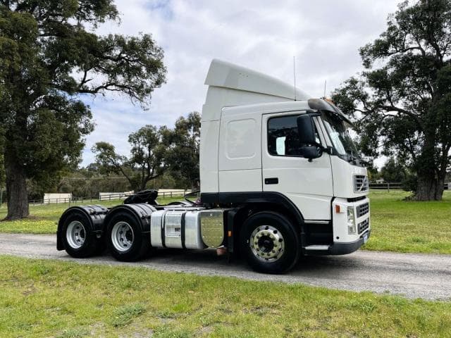 2010 VOLVO FM450 6X4