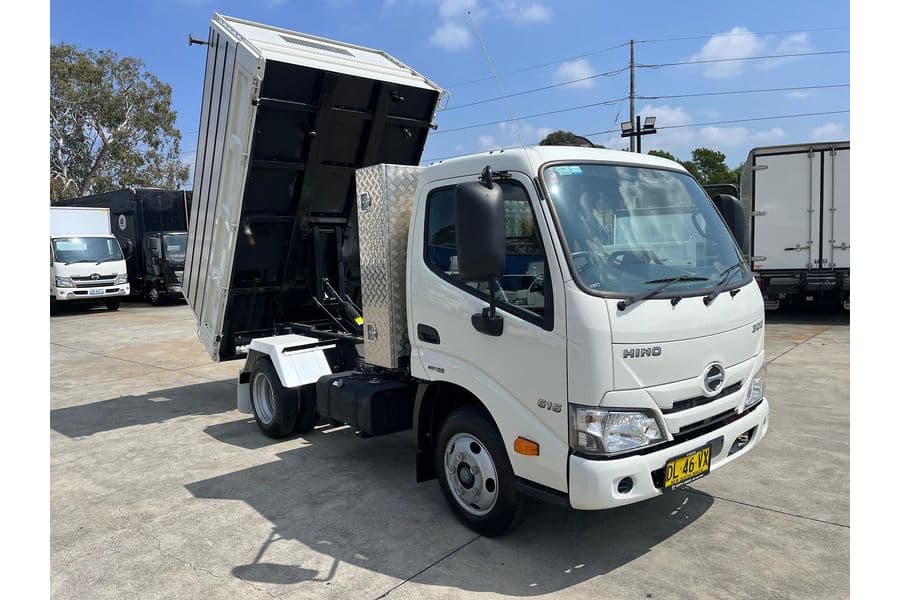 2024 Hino 300 Series 616 Tipper Tipper (WHITE)