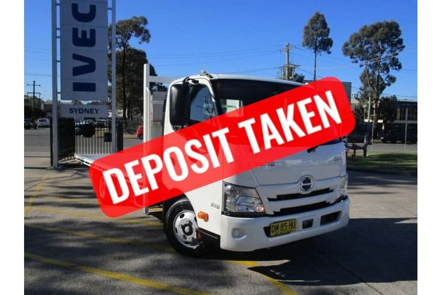 2021 Hino 300 Series 616 Tray (White)