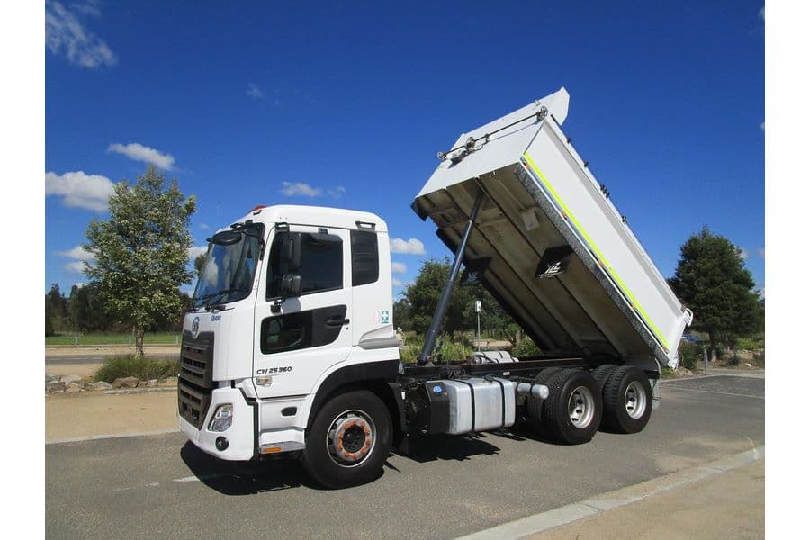2022 U.D. Quon GW26 460 Tipper (White)