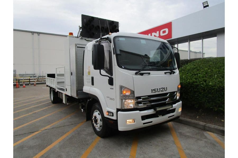 2017 Isuzu F Series FSR140/120-260 Service Vehicle