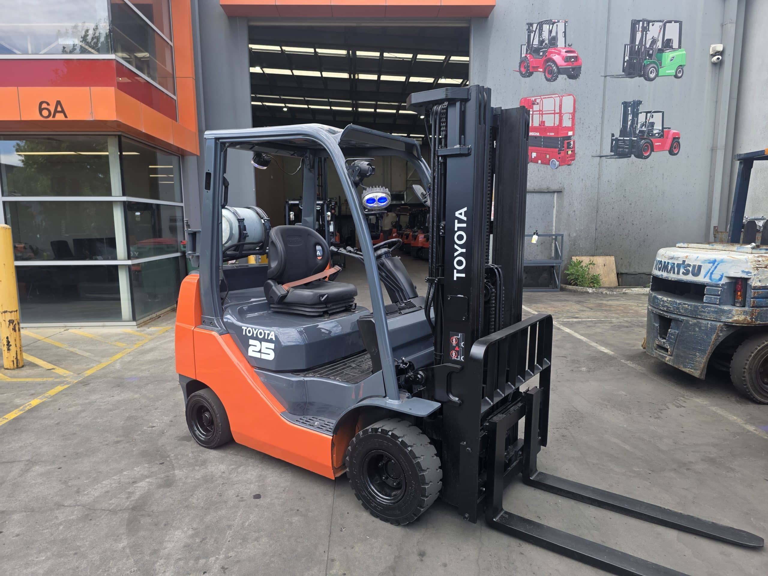 Toyota 2.5T Forklift Compact Container Mast (Unit#:AU560)
